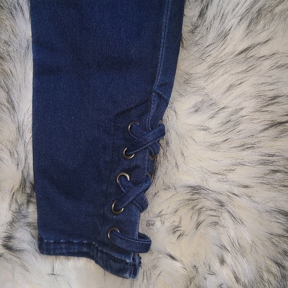 🔴SOLD🔴Jennifer Lopez skinny jeggings - Picture 3 of 4